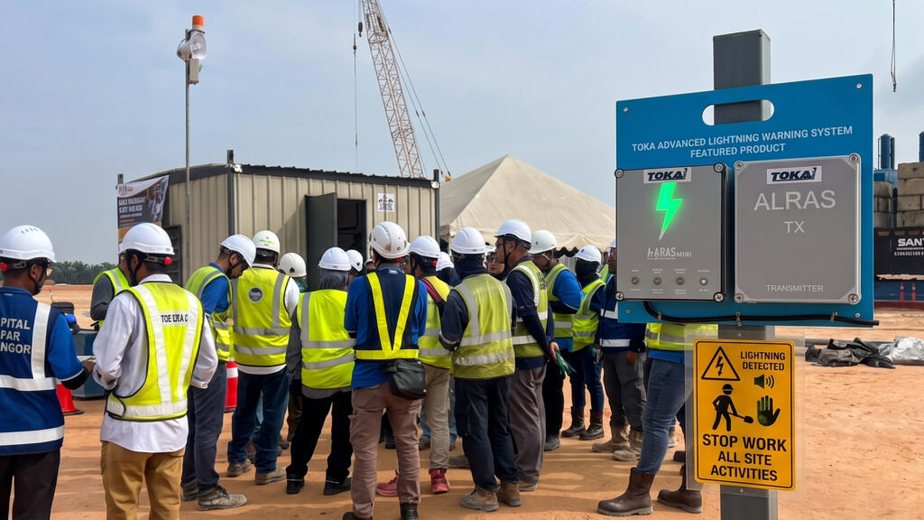 Tokai lightning warning system in a construction site